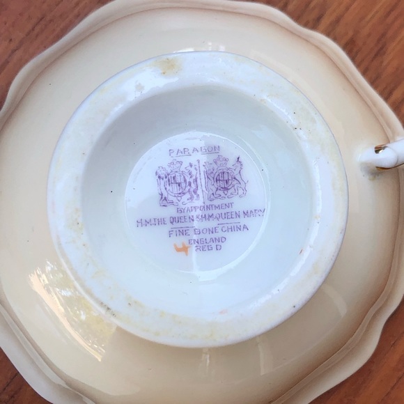 Paragon Double Warrant Tea Cup Saucer Pansies Pansy Black England HM Que… - Picture 6 of 11